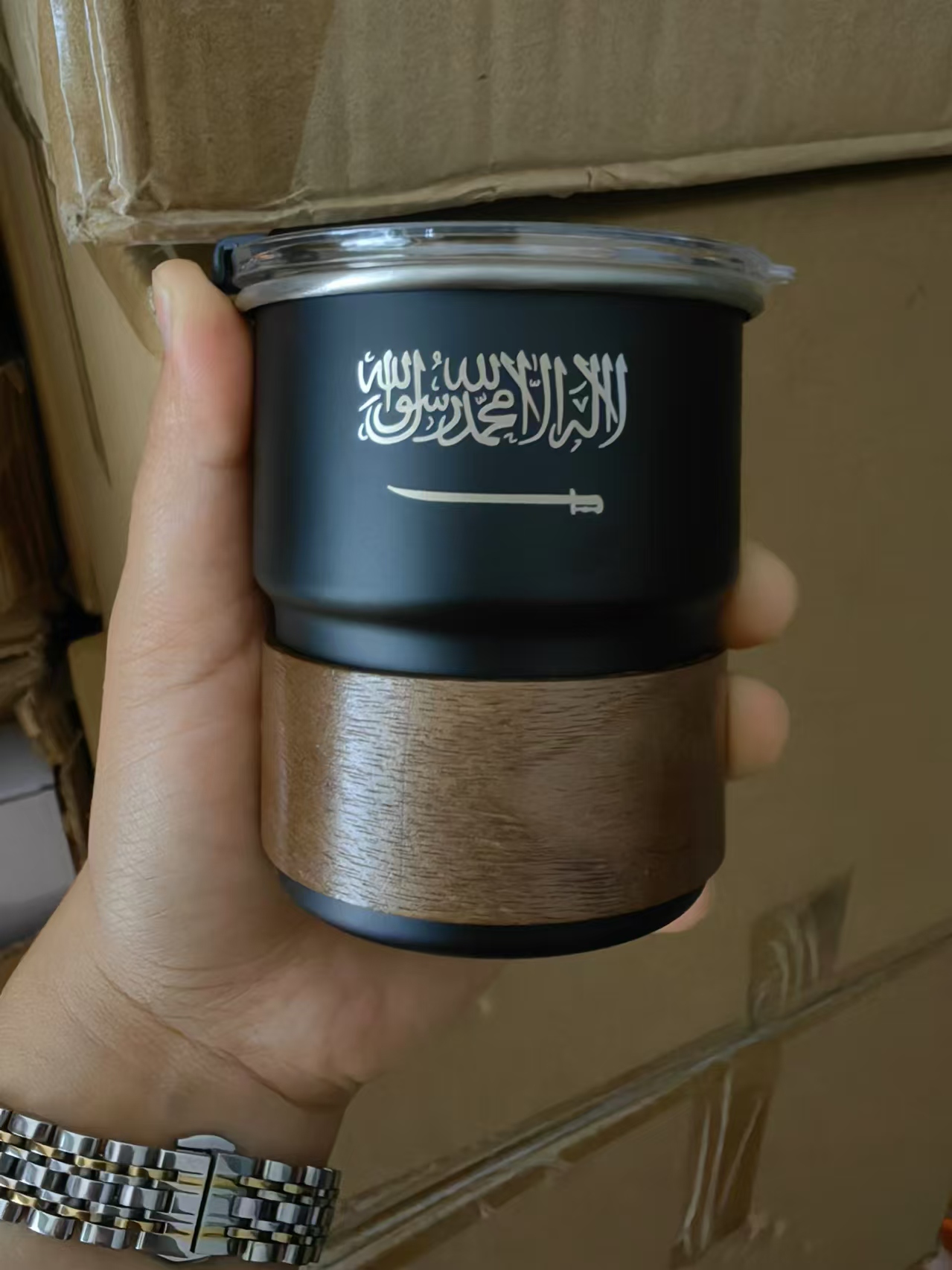 Outdoor Camping Items - サウジアラビアの国旗ロゴステンレス鋼カップビールジョッキ蓋付き木製 300 ミリリットル屋外キャンプコーヒーマグ