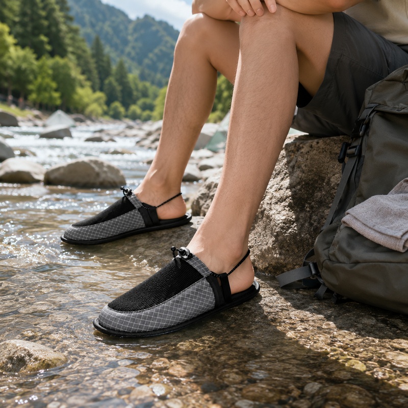 Outdoor Camping Slippers - 折りたたみ式速乾ウォータースリッパ、滑り止め、素足ウェーディングシューズ、軽量、旅行、ビーチ、キャンプ、ホテル、携帯用アウトドアサンダル